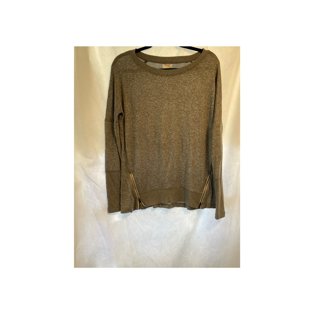 Grey sweatshirt lightweight